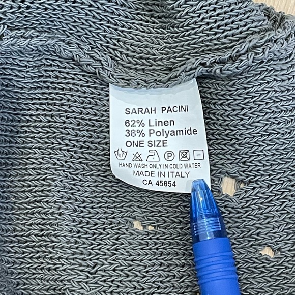 Sarah Pacini Distressed Knit Oversized Cropped Sweater – One Size Top - Picture 8 of 8